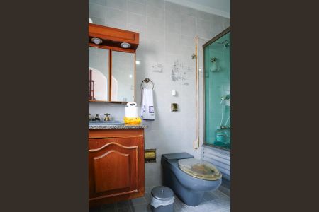 Casa à venda com 254m², 2 quartos e 4 vagasBanheiro da suíte 1