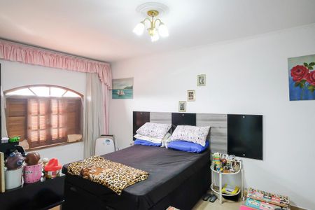 Casa à venda com 254m², 2 quartos e 4 vagasSuíte 2