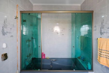 Casa à venda com 254m², 2 quartos e 4 vagasBanheiro da suíte 1