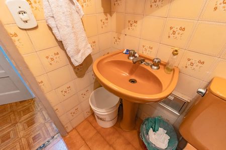 Banheiro de serviço de casa à venda com 3 quartos, 200m² em Vila Paulista, São Paulo