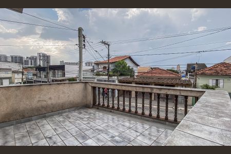 Casa à venda com 170m², 3 quartos e 6 vagasVaranda 