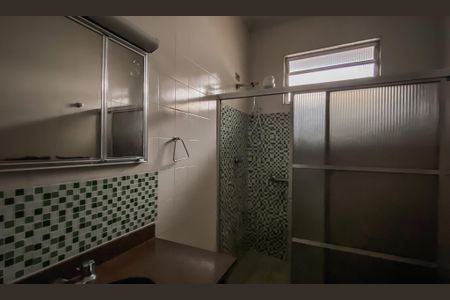 Casa à venda com 170m², 3 quartos e 6 vagasBanheiro 