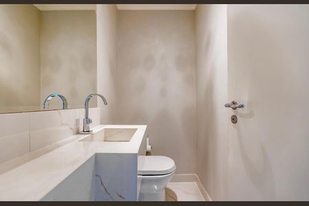 Banheiro de apartamento à venda com 3 quartos, 139m² em Tamboré, Santana de Parnaíba