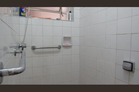 Casa à venda com 270m², 4 quartos e 3 vagasBanheiro 2