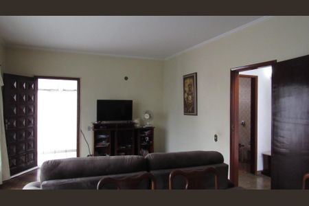 Casa à venda com 270m², 4 quartos e 3 vagasSala