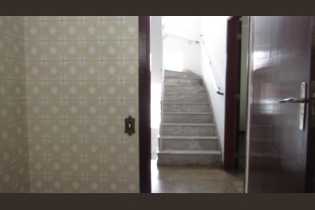 Casa à venda com 270m², 4 quartos e 3 vagasBanheiro 1
