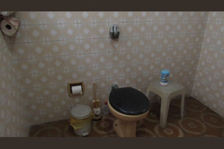 Casa à venda com 270m², 4 quartos e 3 vagasBanheiro 1