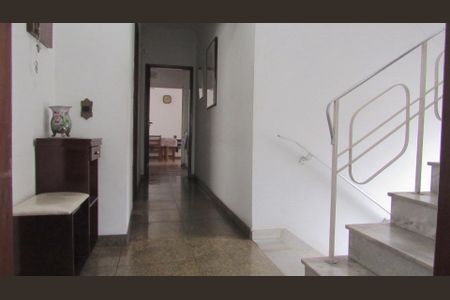 Casa à venda com 270m², 4 quartos e 3 vagasSala