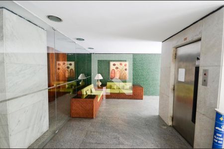 Apartamento para alugar com 73m², 3 quartos e sem vagaÁrea comum