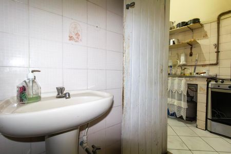 Casa à venda com 195m², 3 quartos e 2 vagasBanheiro 2