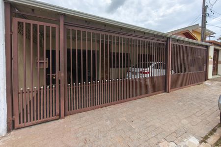 Casa à venda com 201m², 3 quartos e 3 vagasFachada