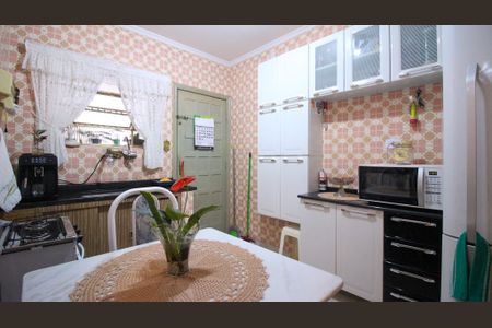 Casa à venda com 100m², 2 quartos e 1 vaga Casa à venda com 100m², 2 quartos e 1 vagaCozinha