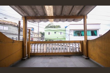 Casa à venda com 100m², 2 quartos e 1 vaga Casa à venda com 100m², 2 quartos e 1 vagaVaranda