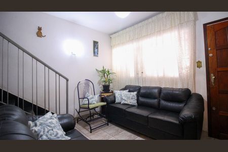 Casa à venda com 100m², 2 quartos e 1 vaga Casa à venda com 100m², 2 quartos e 1 vagaSala