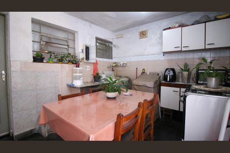 Casa à venda com 100m², 2 quartos e 1 vaga Casa à venda com 100m², 2 quartos e 1 vagaÁrea de Serviço