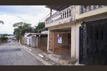 Casa à venda com 100m², 2 quartos e 1 vaga Casa à venda com 100m², 2 quartos e 1 vagaFachada