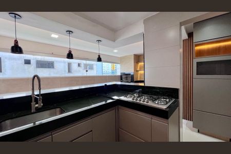 Apartamento para alugar com 90m², 2 quartos e 2 vagasCozinha