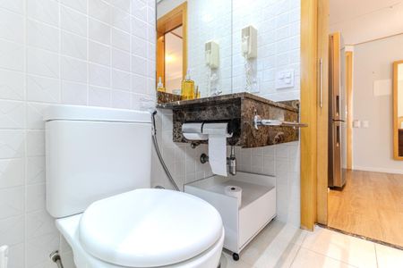 Studio para alugar com 33m², 1 quarto e 1 vaga Studio para alugar com 33m², 1 quarto e 1 vagaBanheiro