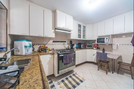 Casa à venda com 120m², 2 quartos e 2 vagasCozinha 