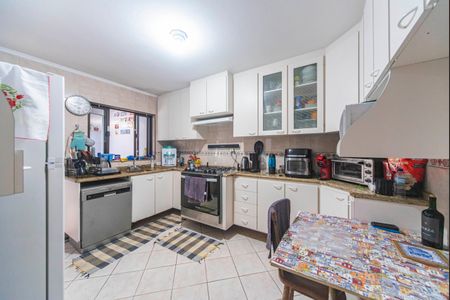 Casa à venda com 120m², 2 quartos e 2 vagasCozinha 