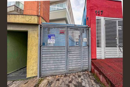 Casa à venda com 120m², 2 quartos e 2 vagasFachada