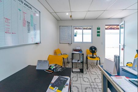 Casa à venda com 120m², 2 quartos e 2 vagasEscritório