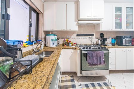 Casa à venda com 120m², 2 quartos e 2 vagasCozinha 