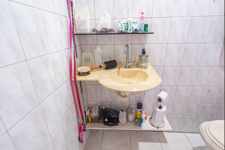 Casa à venda com 120m², 2 quartos e 2 vagasBanheiro 2