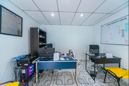 Casa à venda com 120m², 2 quartos e 2 vagasEscritório