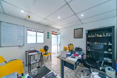 Casa à venda com 120m², 2 quartos e 2 vagasEscritório