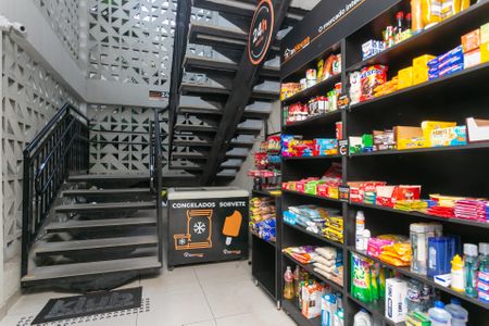 Apartamento à venda com 54m², 2 quartos e 1 vaga Apartamento à venda com 54m², 2 quartos e 1 vagaÁrea comum - Mercadinho