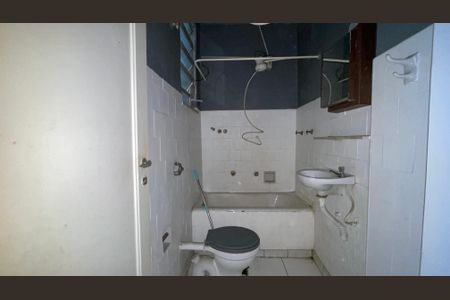 Banheiro de kitnet/studio para alugar com 0 quarto, 25m² em Tijuca, Rio de Janeiro