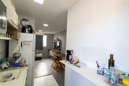Cozinha de apartamento para alugar com 2 quartos, 40m² em Hípica, Porto Alegre