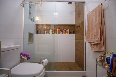 Apartamento para alugar com 65m², 2 quartos e sem vagaBanheiro