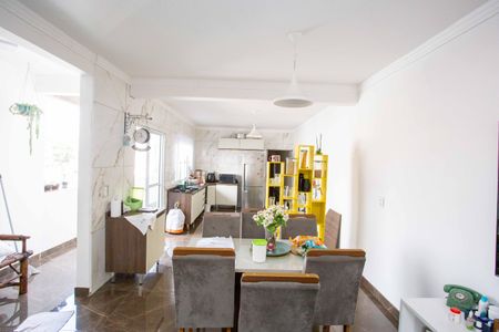 Casa à venda com 177m², 6 quartos e 3 vagasSala de Jantar Casa 3