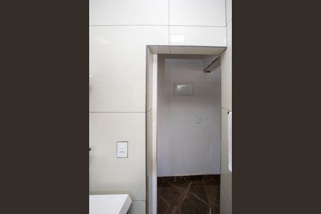 Casa à venda com 177m², 6 quartos e 3 vagasBanheiro Social Casa 1