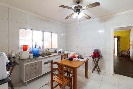 Casa à venda com 260m², 2 quartos e 2 vagas Casa à venda com 260m², 2 quartos e 2 vagasCozinha