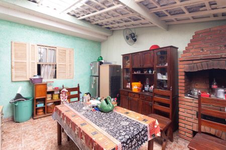 Casa à venda com 260m², 2 quartos e 2 vagasQuintal