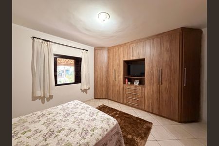 Casa à venda com 2802m², 10 quartos e 7 vagasQuarto 2 - Casa 1