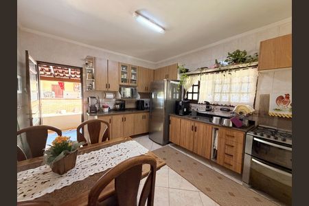 Casa à venda com 2802m², 10 quartos e 7 vagasCozinha - Casa 1