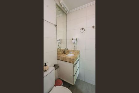 Banheiro de kitnet/studio para alugar com 1 quarto, 28m² em Minas Brasil, Belo Horizonte