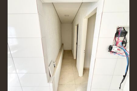 Corredor de kitnet/studio para alugar com 2 quartos, 80m² em Jardim Primavera, São Paulo