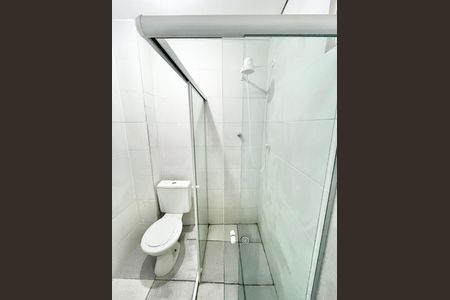 Banheiro de kitnet/studio para alugar com 2 quartos, 65m² em Jardim Primavera, São Paulo