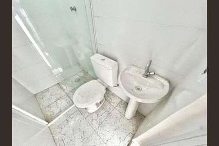 Banheiro de kitnet/studio para alugar com 1 quarto, 35m² em Jardim Primavera, São Paulo
