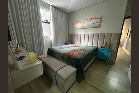 Casa à venda com 202m², 3 quartos e 2 vagas Casa à venda com 202m², 3 quartos e 2 vagasQuarto