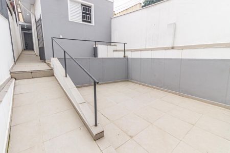 Casa para alugar com 100m², 2 quartos e 1 vaga Casa para alugar com 100m², 2 quartos e 1 vagaGaragem e Quintal