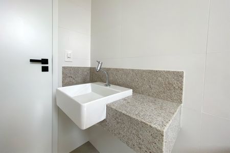 Apartamento à venda com 73m², 3 quartos e 2 vagas Apartamento à venda com 73m², 3 quartos e 2 vagasBanheiro da Suíte 1