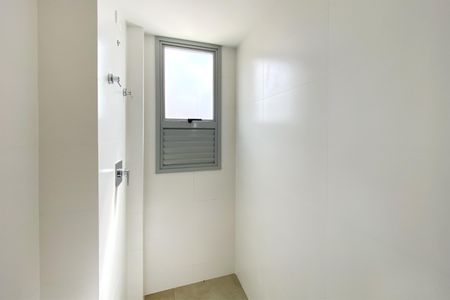 Apartamento à venda com 73m², 3 quartos e 2 vagas Apartamento à venda com 73m², 3 quartos e 2 vagasBanheiro das Semi suites