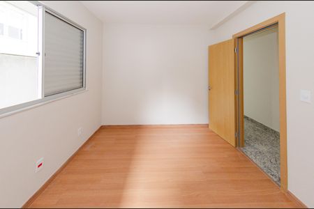 Apartamento à venda com 69m², 2 quartos e 2 vagas Apartamento à venda com 69m², 2 quartos e 2 vagasSuíte 1