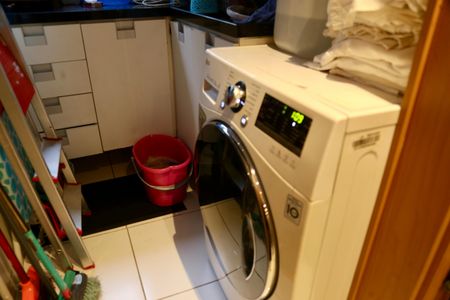 Apartamento à venda com 97m², 2 quartos e 2 vagas Apartamento à venda com 97m², 2 quartos e 2 vagasLavanderia